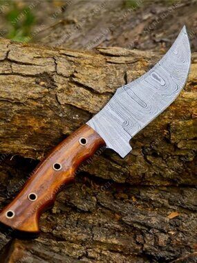 Handmade Damascus Steel Hunting Knife –Full Tang with Finger-Grooved Wood Handle